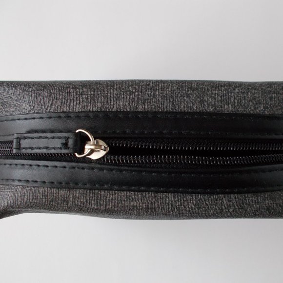 TUMI Gray Make up Travel Pouch Bag NWOT - Picture 3 of 6